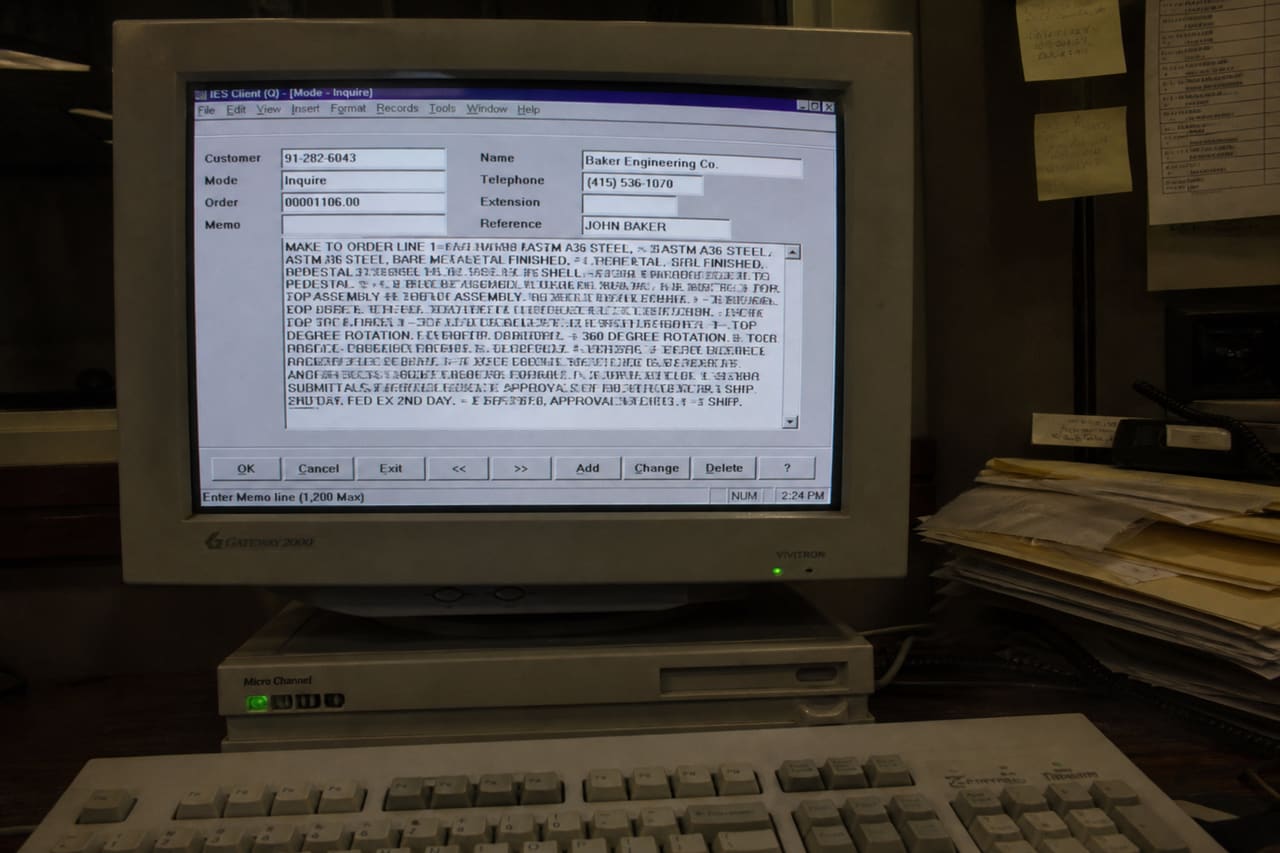 Vintage Computer Monitor Displaying a Memo Field in Foxpro