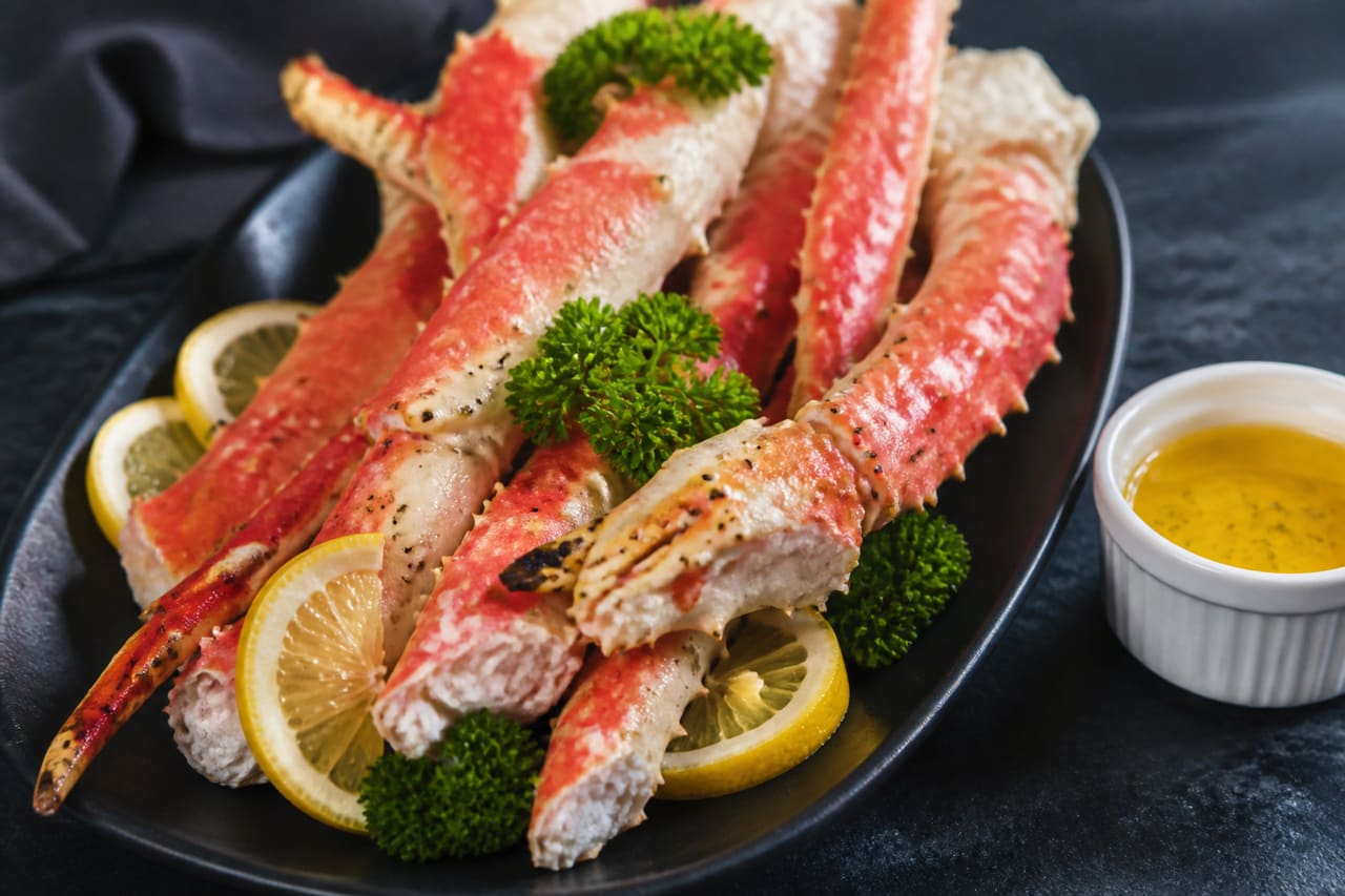 Gourmet Steamed Russian Crab Legs with Garlic Butter